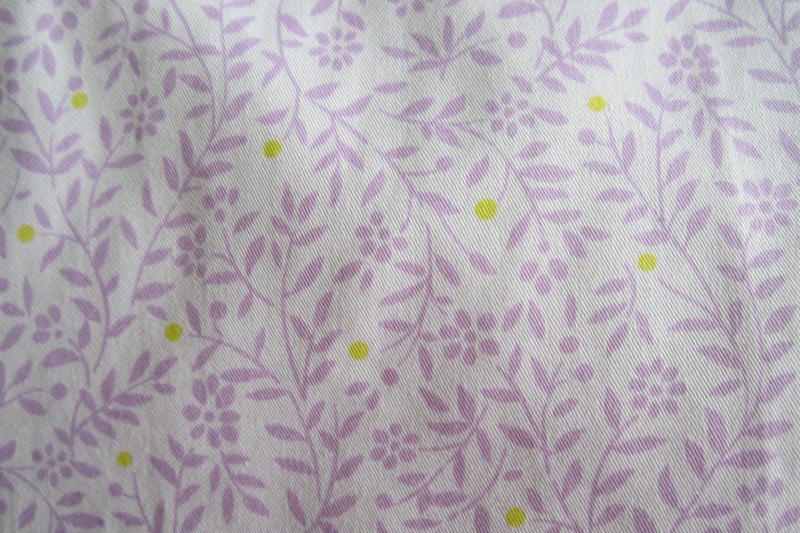 PEG APRON -Mauve with white pocket decorated with tiny sprigs of mauve flowers Carousel 2