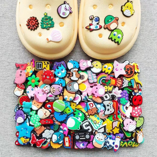 Mixed 100Pcs Random Cartoon Cute PVC Shoes Charms Decor For Croc Carousel 1