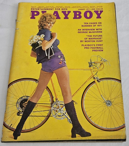 Playboy August 1971 - Playmate: Cathy Rowland (With Centerfold) Carousel 1