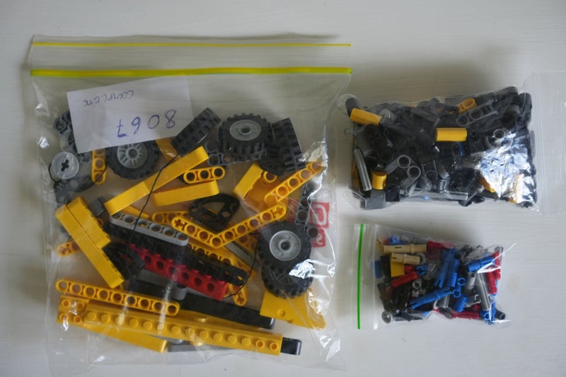 Lego Technic 8067 Mini Mobile Crane from 2011 Carousel 4