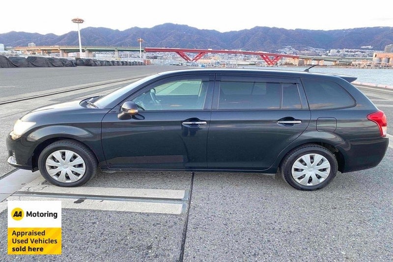 2013 Toyota Corolla Fielder 1.8S / Low 66,000kms62863263355011114