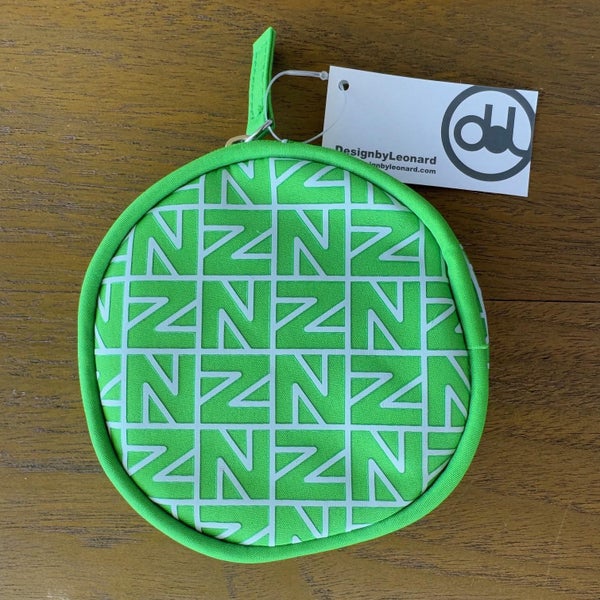 Luggage Tag & Coin Purse Carousel 6