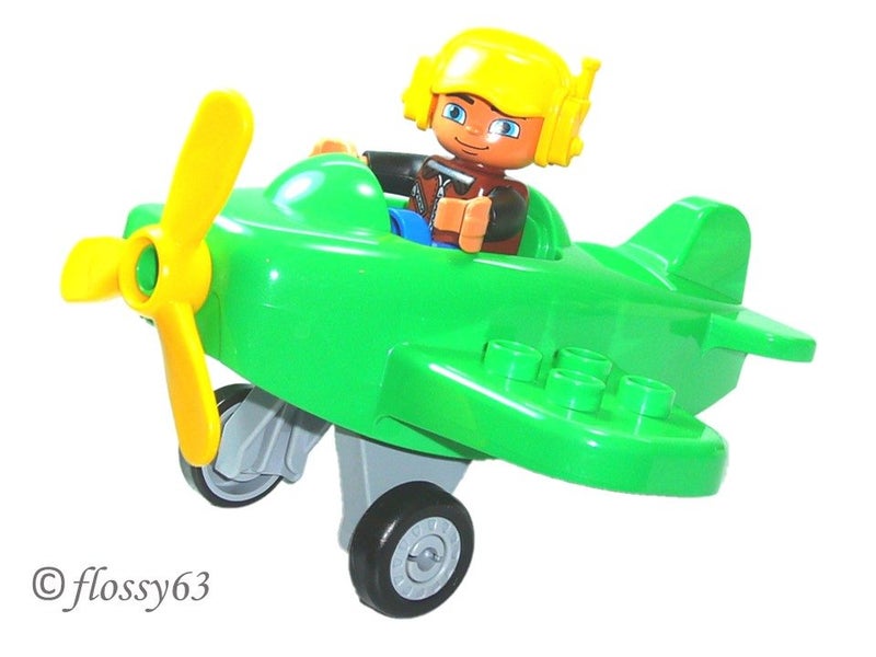 ®™DUPLO - Small Green Plane with Pilot ~Retired November 2017~ Carousel 1