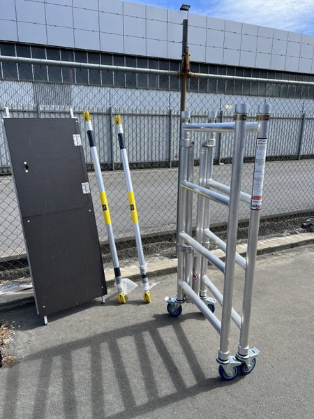 new Aluminium Folding Mobile Scaffold 1.9m Carousel 2