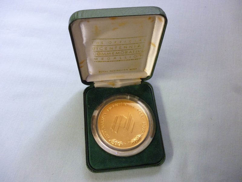 OFFICIAL BICENTENNIAL COMMEMORATIVE MEDALLION 1788-1988 Carousel 1