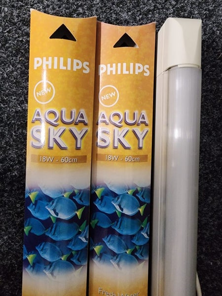 Philips Fluorescent Tube Light + 2 New Philips Aquasky 18W 60cm Tubes Carousel 2