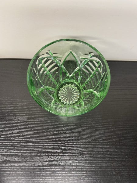 Vintage 1930's Art Deco Green Depression Glass Vase Carousel 2