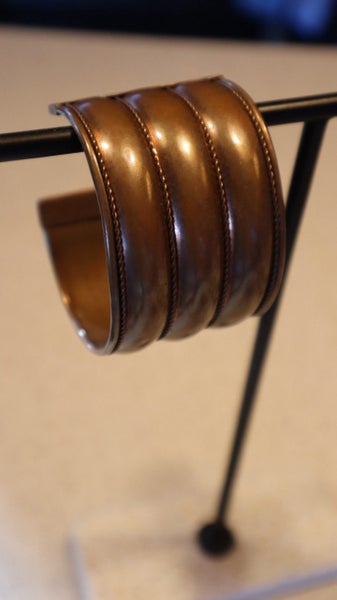 $50 NR Vintage 70's wide patterned Copper Cuff 37.60 gms Carousel 1
