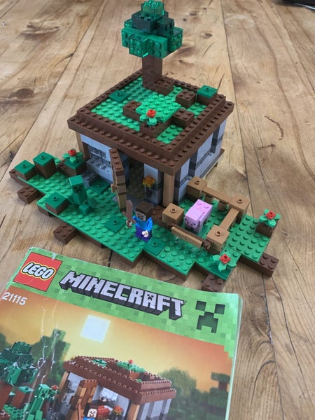 LEGO Minecraft 21115 The First Night Carousel 1