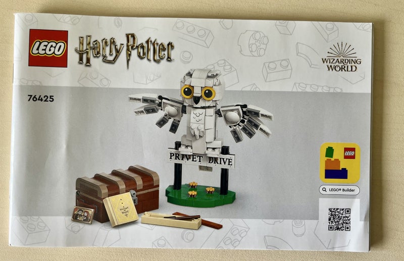 LEGO HARRY POTTER - Hedwig™ at 4 Privet Drive 76425 Carousel 5
