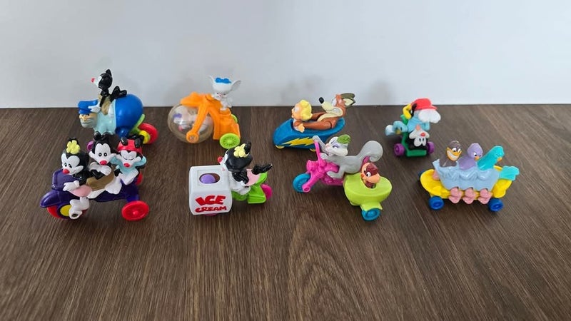 Complete Set of 8 Mcdonalds Toys Animatics Warner Bros 1994 Carousel 1