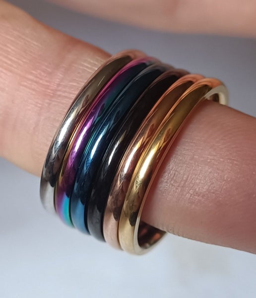 Set of 6 colourful metal stacker rings Carousel 2