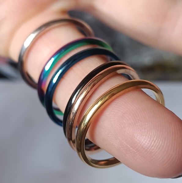 Set of 6 colourful metal stacker rings Carousel 5