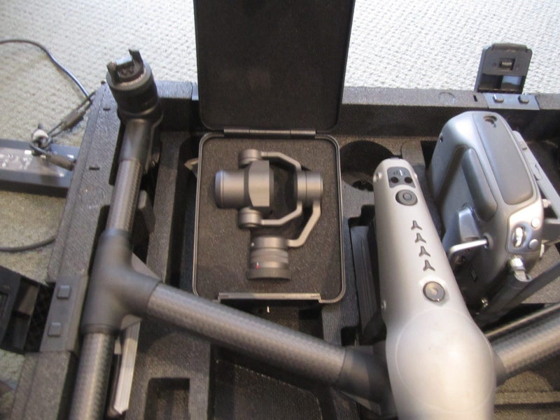 DJI Inspire 2 Kit with Zenmuse X4s and 4 x batteries - Very little use.64224432554625110