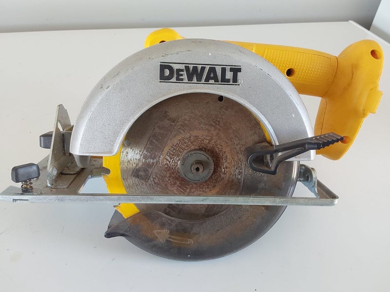 Dewalt cordless circular saw Carousel 1