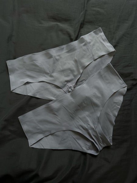 Seamless bikini briefs Carousel 2