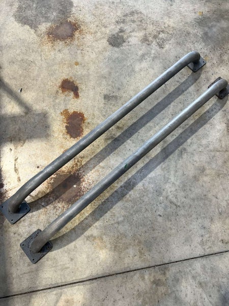 2 x handrails Carousel 1