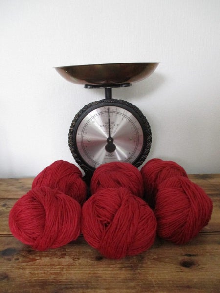 M # PURE WOOL THICK 8 PLY " Claret" 710 Grams Bulk Lot Carousel 1