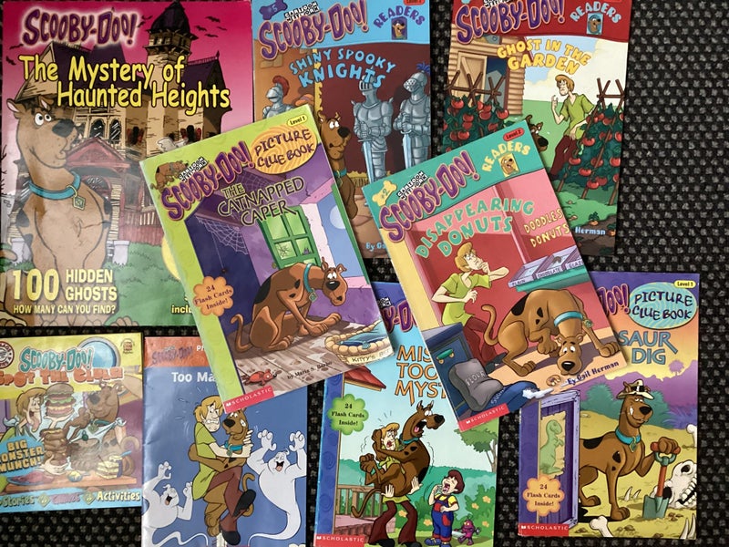 Huge Pile of Scooby Doo Young reading books Carousel 1