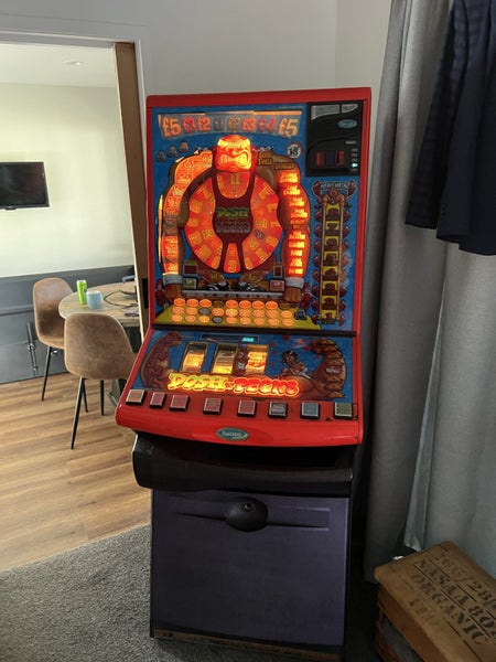 UK Fruit Machine / Pokie Machine Carousel 1