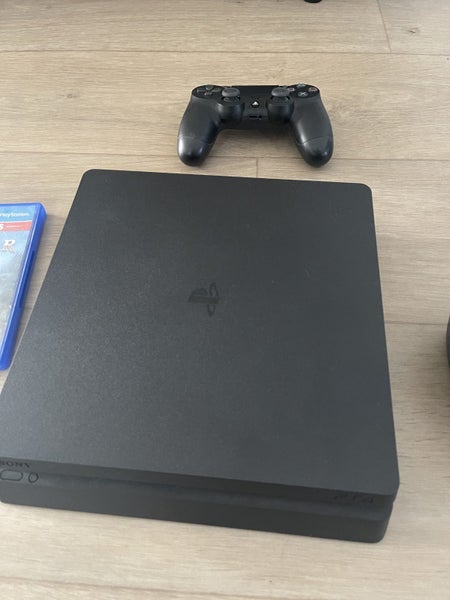 PS4 + controller Carousel 1