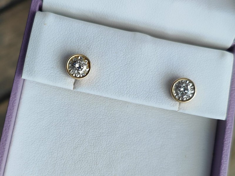 10ct diamond studs Carousel 2