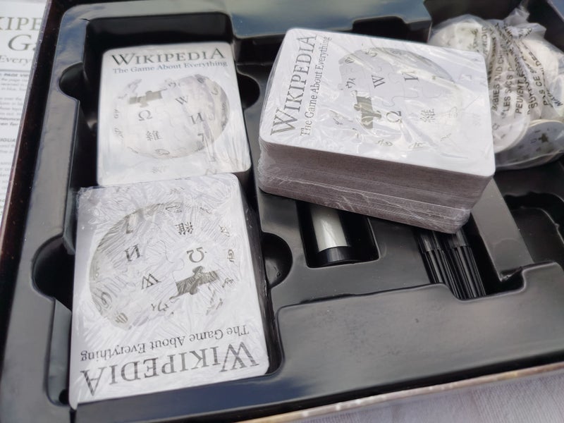 Wikipedia - The game about nearly everything Carousel 2