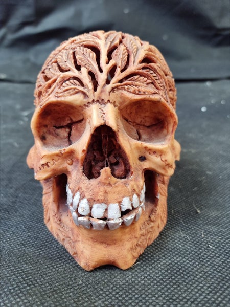 Resin monkey skull Carousel 1