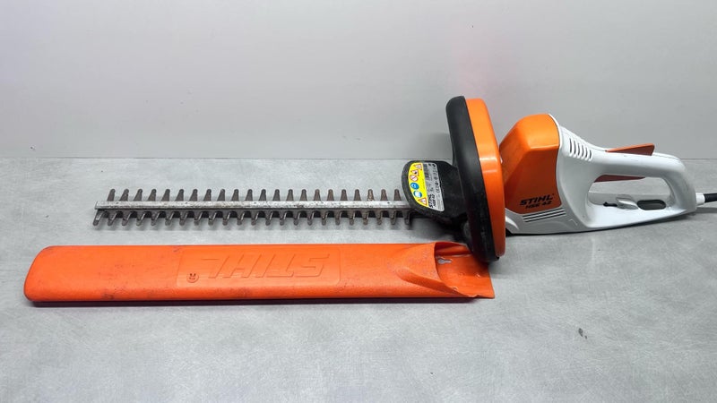 STIHL HSE 42 Electric Hedge Trimmer Carousel 1