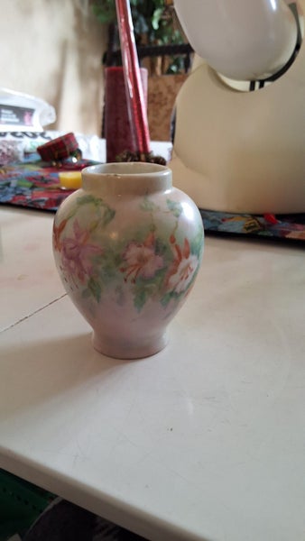POTTERY SMALL VASE HAND PAINTED Carousel 1