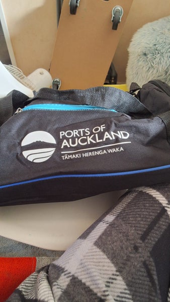 BLACK PORTS OF AUCKLAND BLACK SPORT'S BAG Carousel 1