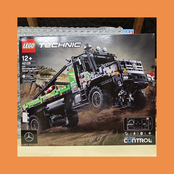 Lego 42129 4x4 Mercedes-Benz Zetros Trail Truck Carousel 1