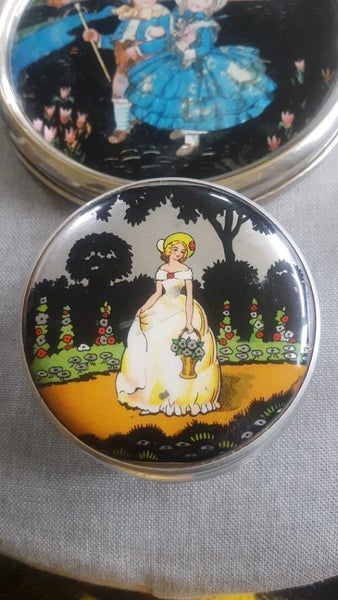 Vintage powder jar and tray. Carousel 2