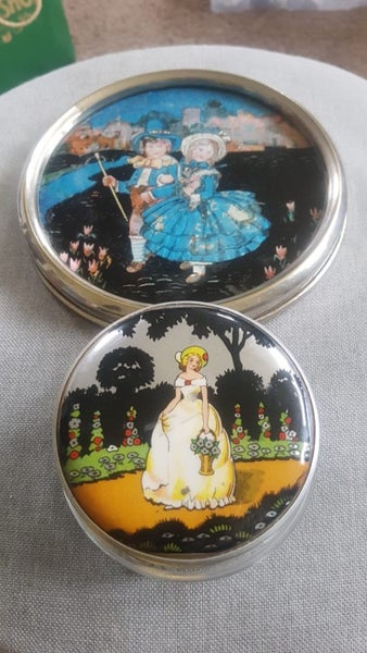 Vintage powder jar and tray. Carousel 11