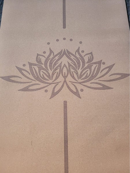 Autumn Special - Cork Yoga Mat Stunning Lotus-type Flower centre decoration Carousel 1