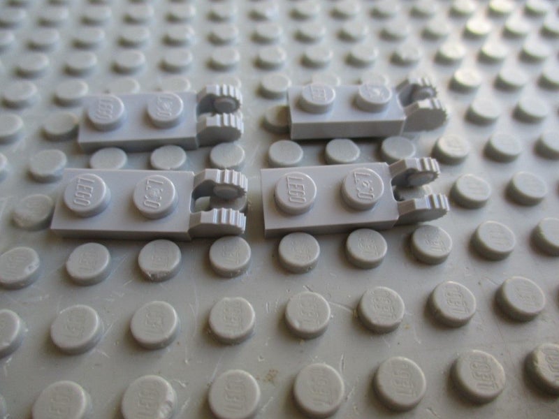 1x2 Light Grey Serated End Plates x 4 Carousel 1