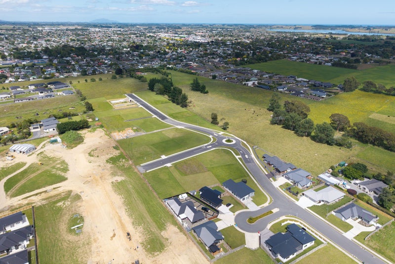 Your Dream Sections Awaits - Lot 2762863295081985113