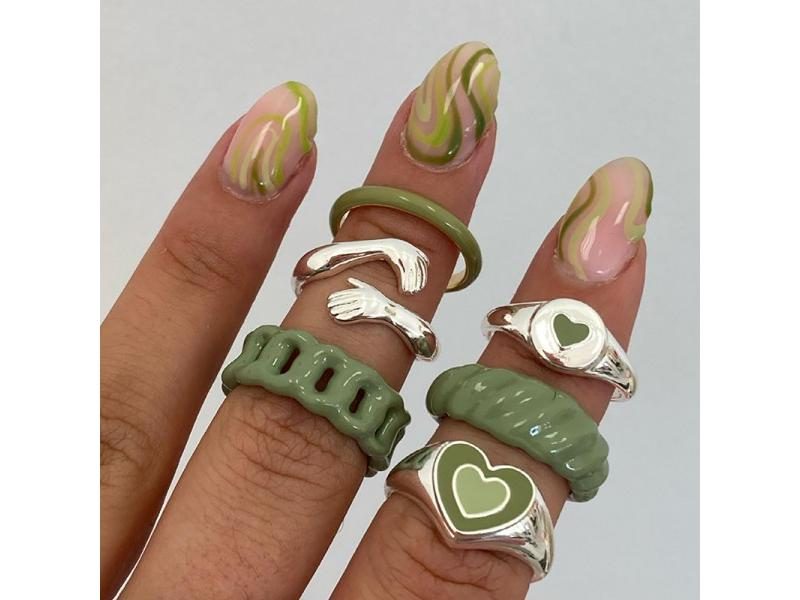6Pcs Green Embrace Hands Rings Set For Women Metal Paint Coating INS Style Love Carousel 2