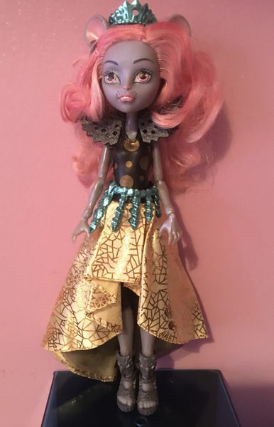 Monster High Mercedes King doll Carousel 1