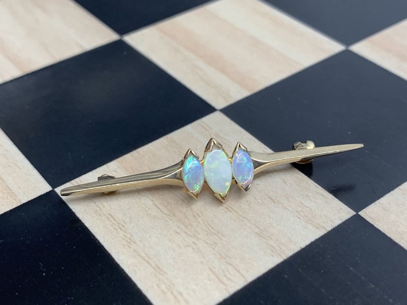 "SWEET GIFT" 9ct Gold 3 Stone Opal Brooch *THE PERFECT GIFT* Carousel 1
