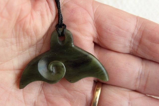 WHALE TAIL /KORU PENDANT TOTOWEKA POUNAMU Carousel 2