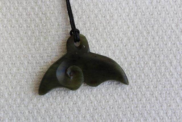 WHALE TAIL /KORU PENDANT TOTOWEKA POUNAMU Carousel 3