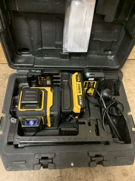 DeWalt DCLE34031 Compact 3 x 360° Green Beam Multiline Laser Combo kit Carousel 1