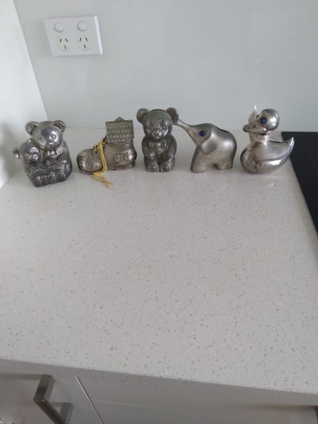 MONEY BOXES - VERY RARE COLLECTION - 7 X CAST IRON/METAL CLOWNS - $69.00. Carousel 2