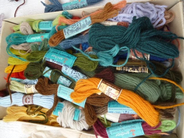 TAPESTRY WOOL Carousel 1