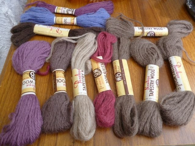 TAPESTRY WOOL Carousel 1