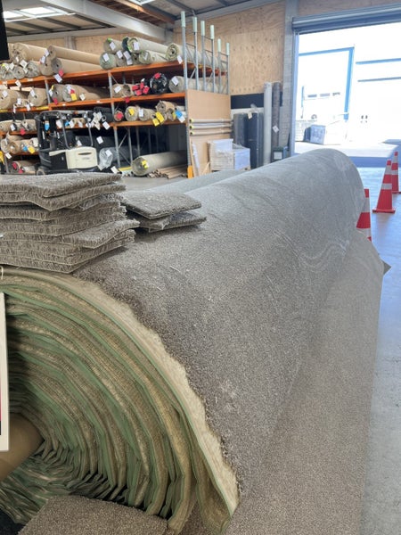 Godfrey Hirst Idaho Mercury 50 oz carpet Carousel 1