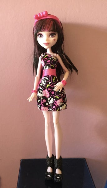 Monster High Draculaura doll Carousel 1