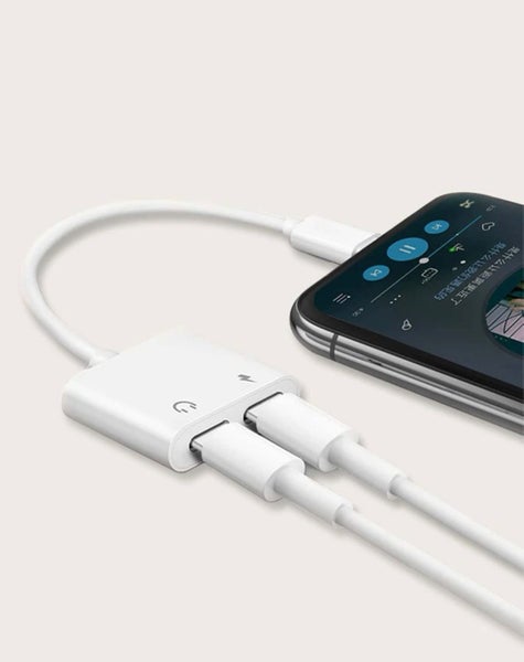 Iphone dual Earphone and Lightning Converter Carousel 1