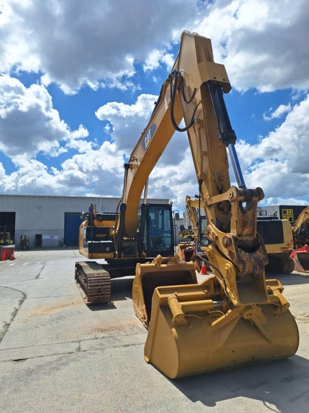 2015 Caterpillar 329EL Carousel 1